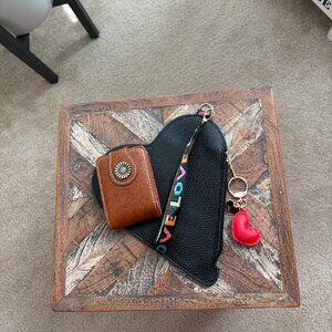 Shein💘Black Heart-Shaped Wrist Bag, Heart Charm, and Brown Compact Cosmetic Case